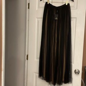 Massimo dutti maxi skirt new with tag